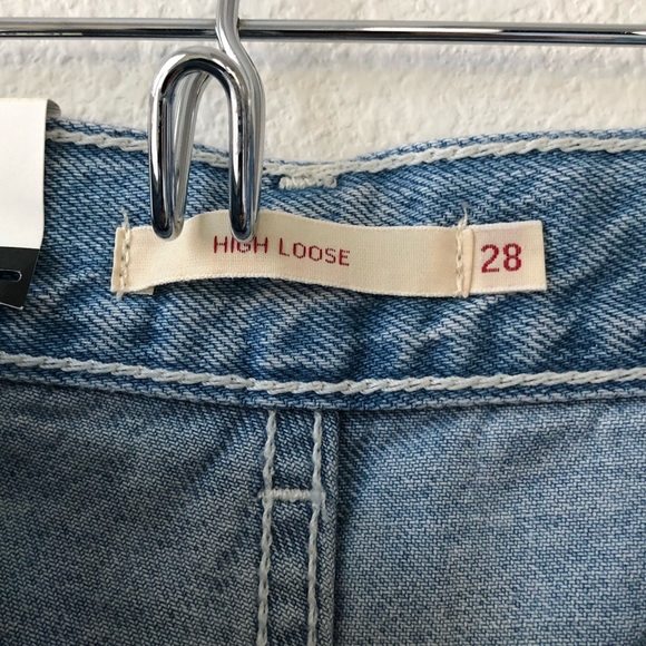 NWT Free People Levi’s 28x31 Super High rise Cargo - Picture 4 of 7